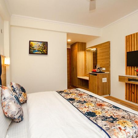 Anand Vardhan Resorts Manali  Room photo