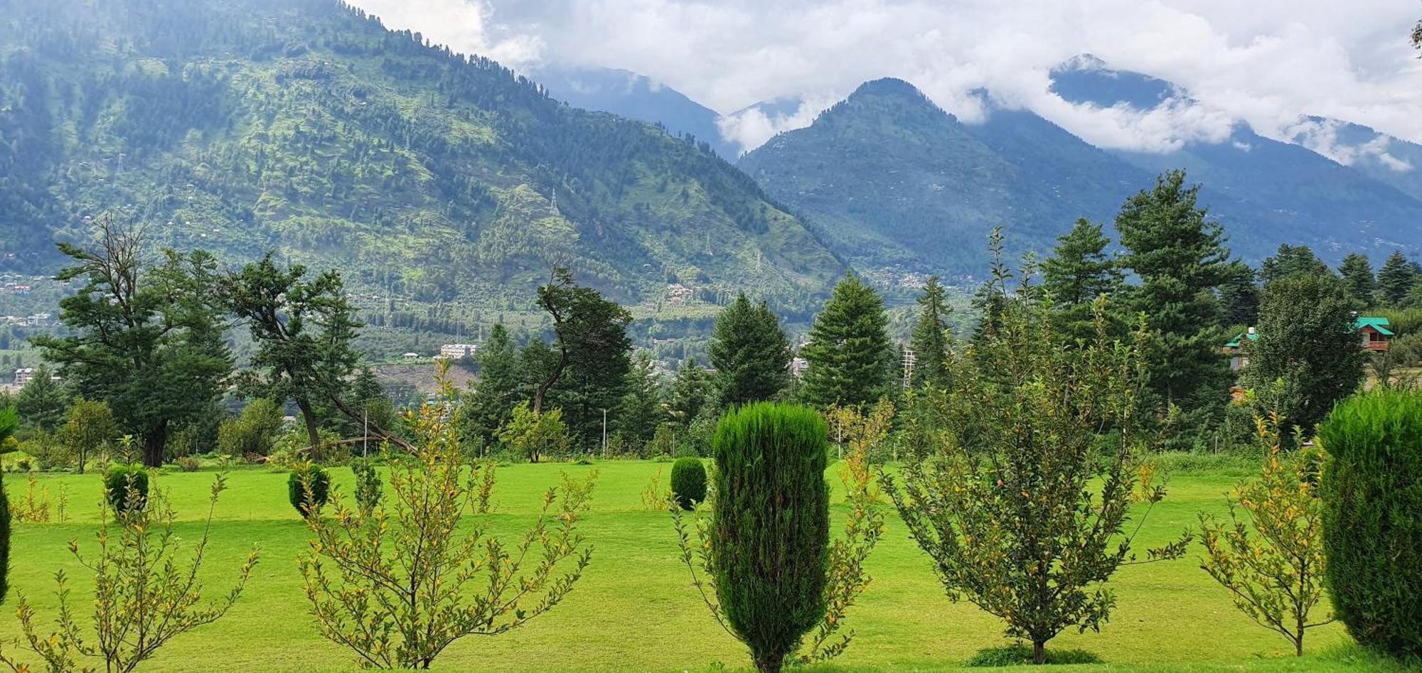 Anand Vardhan Resorts Manali  Exterior photo