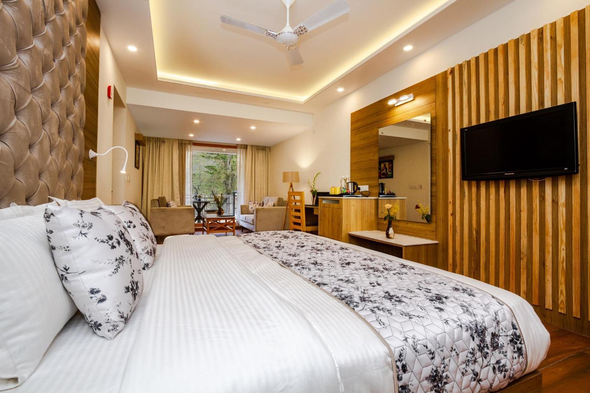 Anand Vardhan Resorts Manali  Room photo