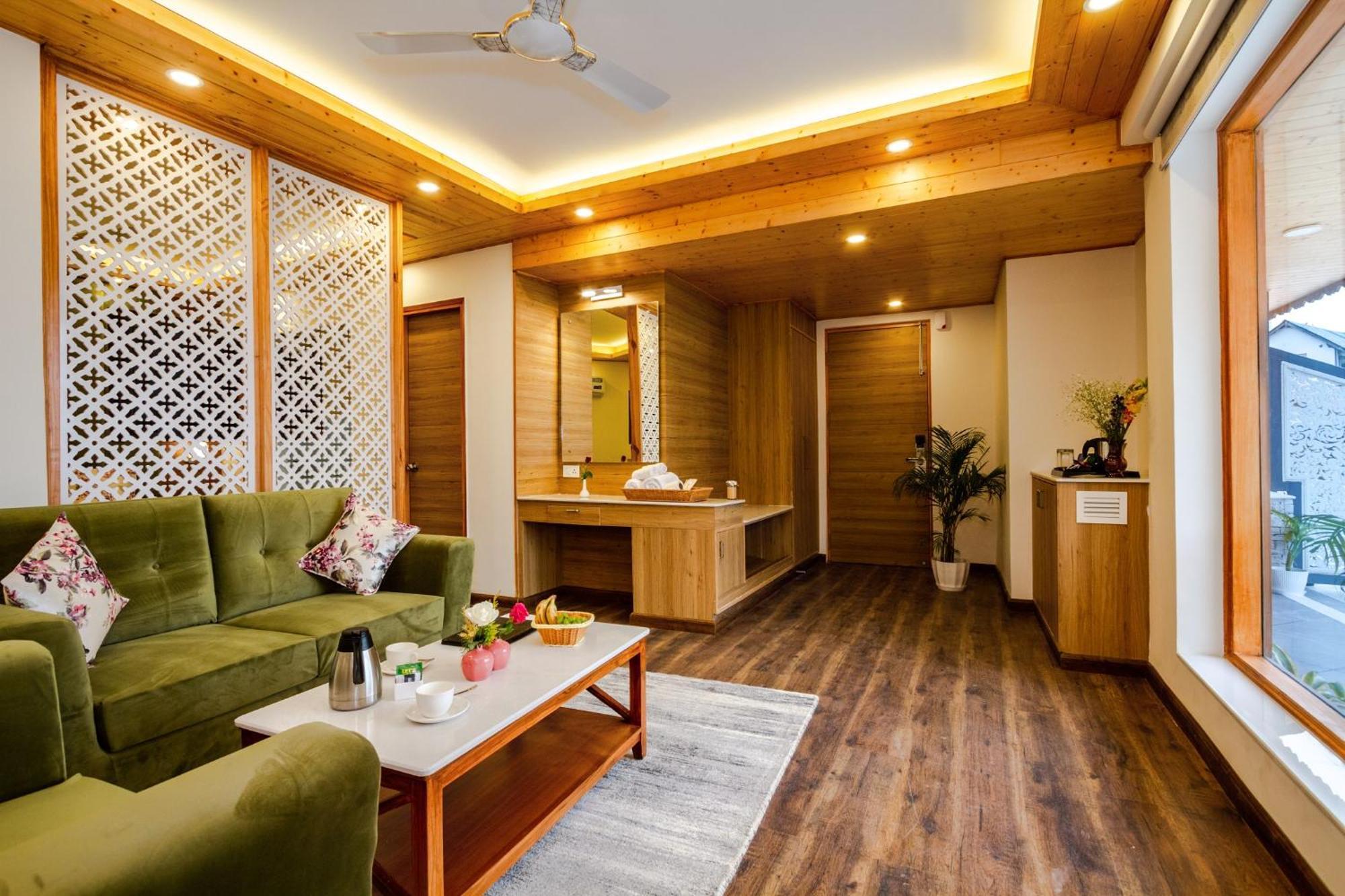 Anand Vardhan Resorts Manali  Room photo
